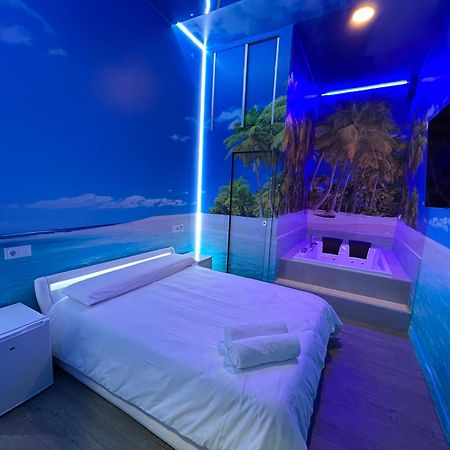 Habitacion Con Jacuzzi Y Bano Privado マドリード エクステリア 写真