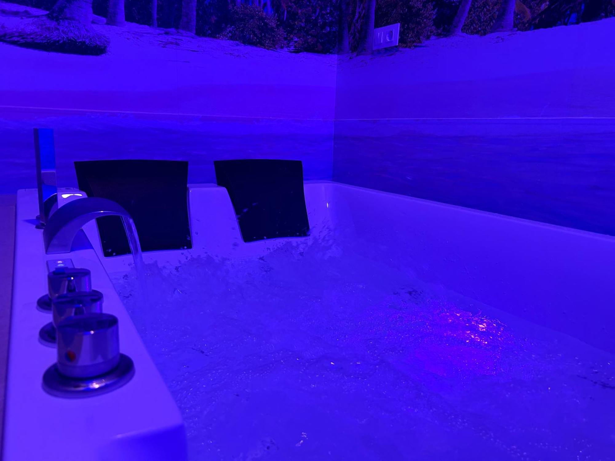 Habitacion Con Jacuzzi Y Bano Privado マドリード エクステリア 写真