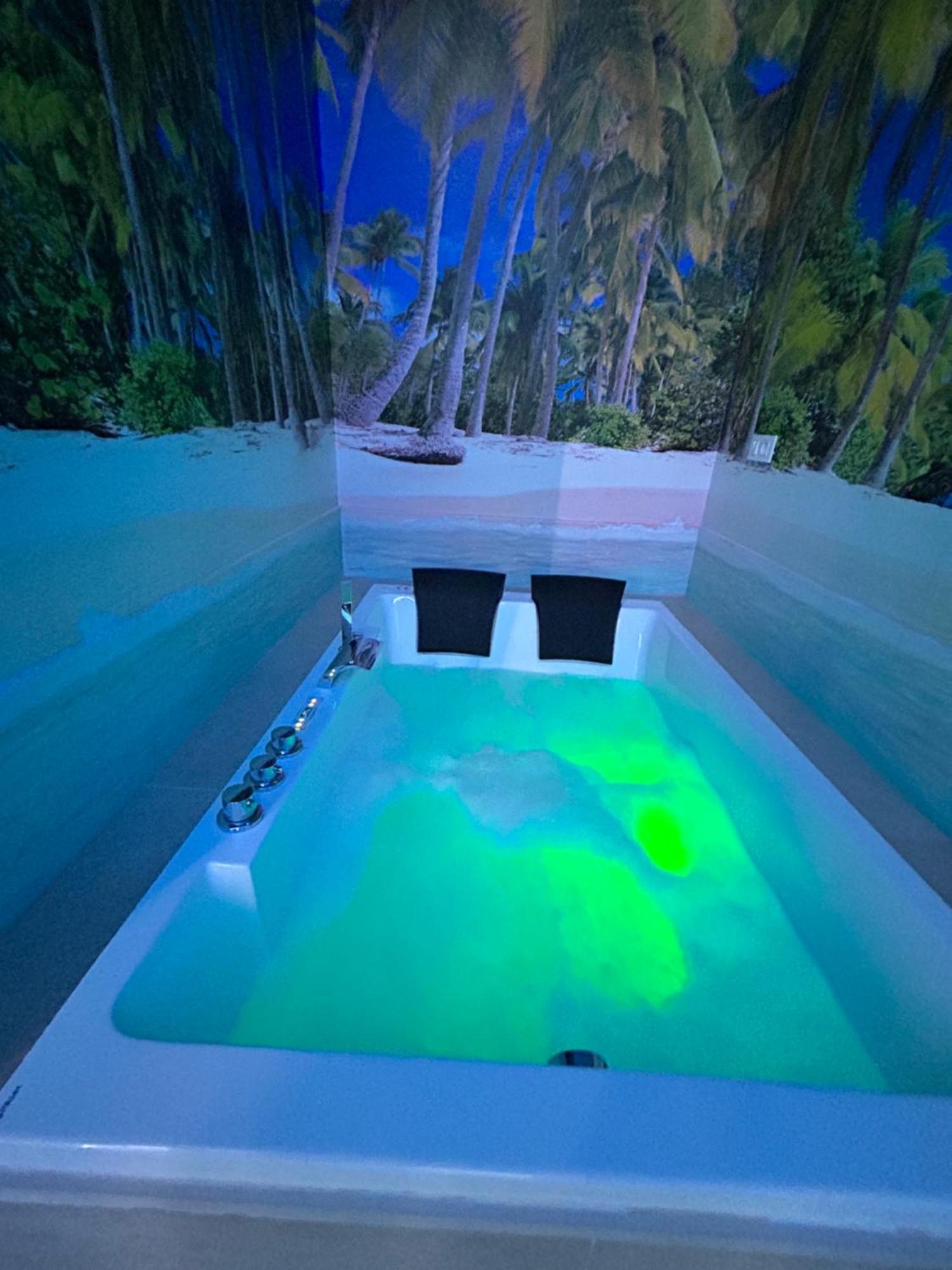 Habitacion Con Jacuzzi Y Bano Privado マドリード エクステリア 写真